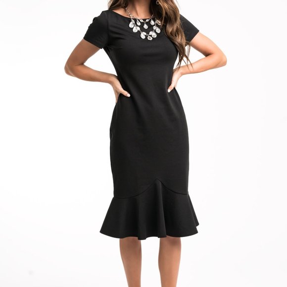 The Elegant "The Sarah" Necklace with Matching Earrings ZI Collection - Picture 7 of 10